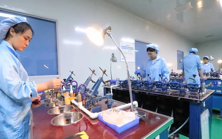 Um Optics Produktionsvideo